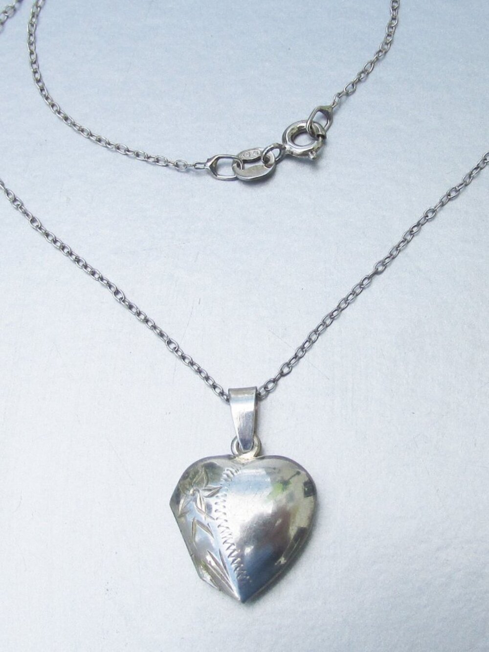Vintage Sterling Silver Flower Engraved HEART Locket Pendant Necklace